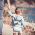 enfant avec sa maman